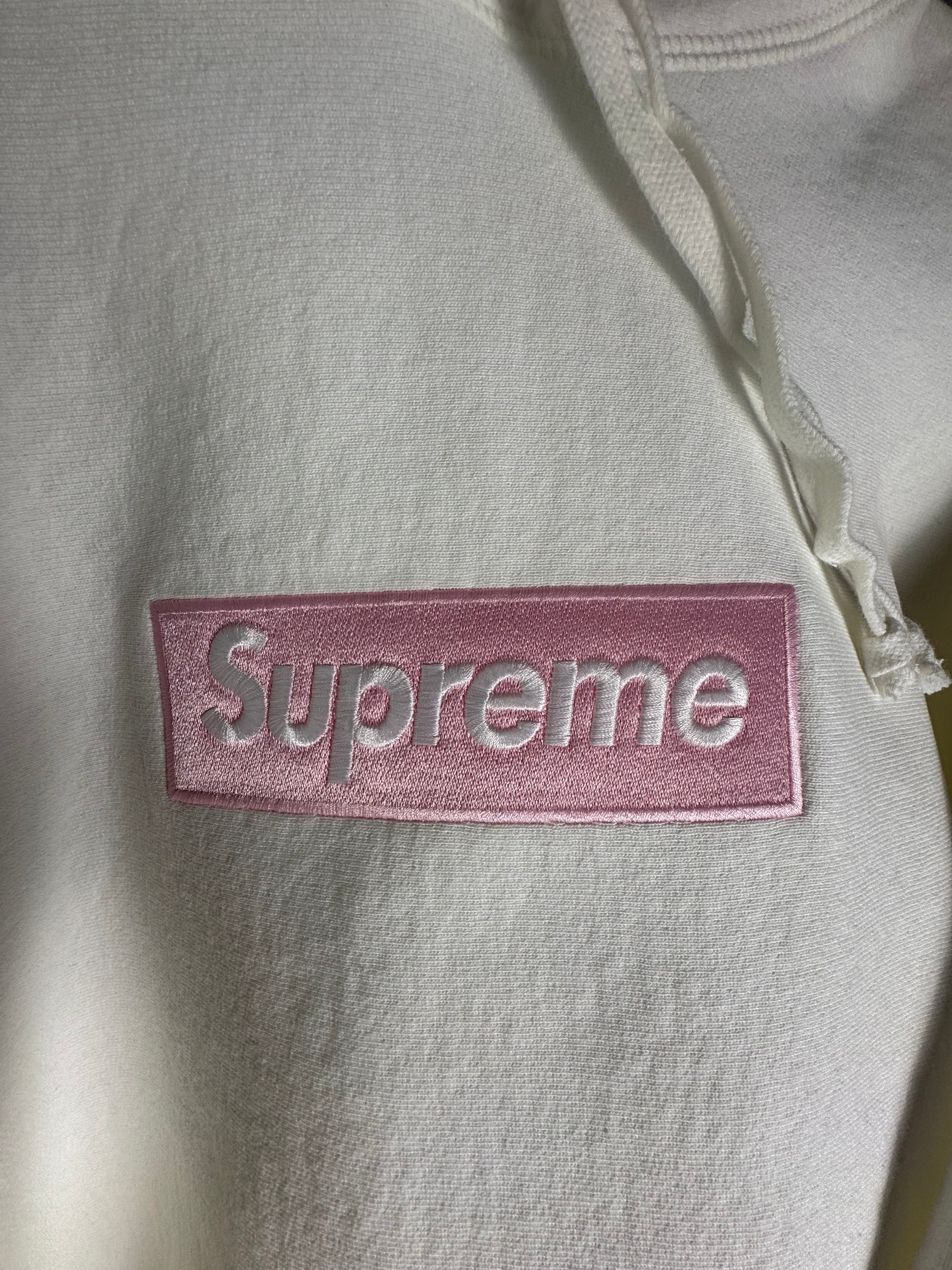 Supreme Box Logo Hooded Sweatshirt FW25 (White) (2) in size XL (2) in size XXL