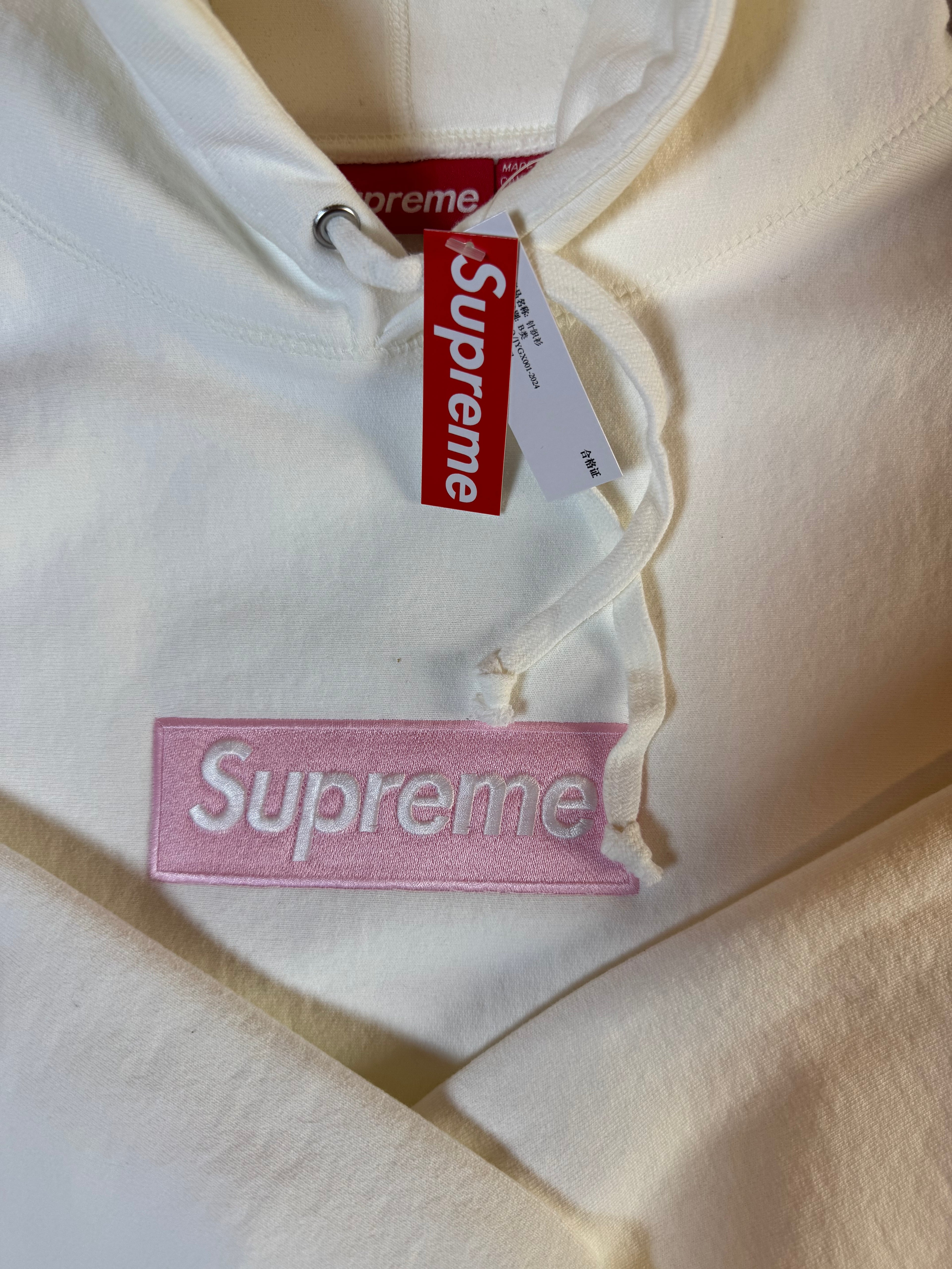 Supreme Box Logo Hooded Sweatshirt FW25 (White) (2) in size XL (2) in size XXL
