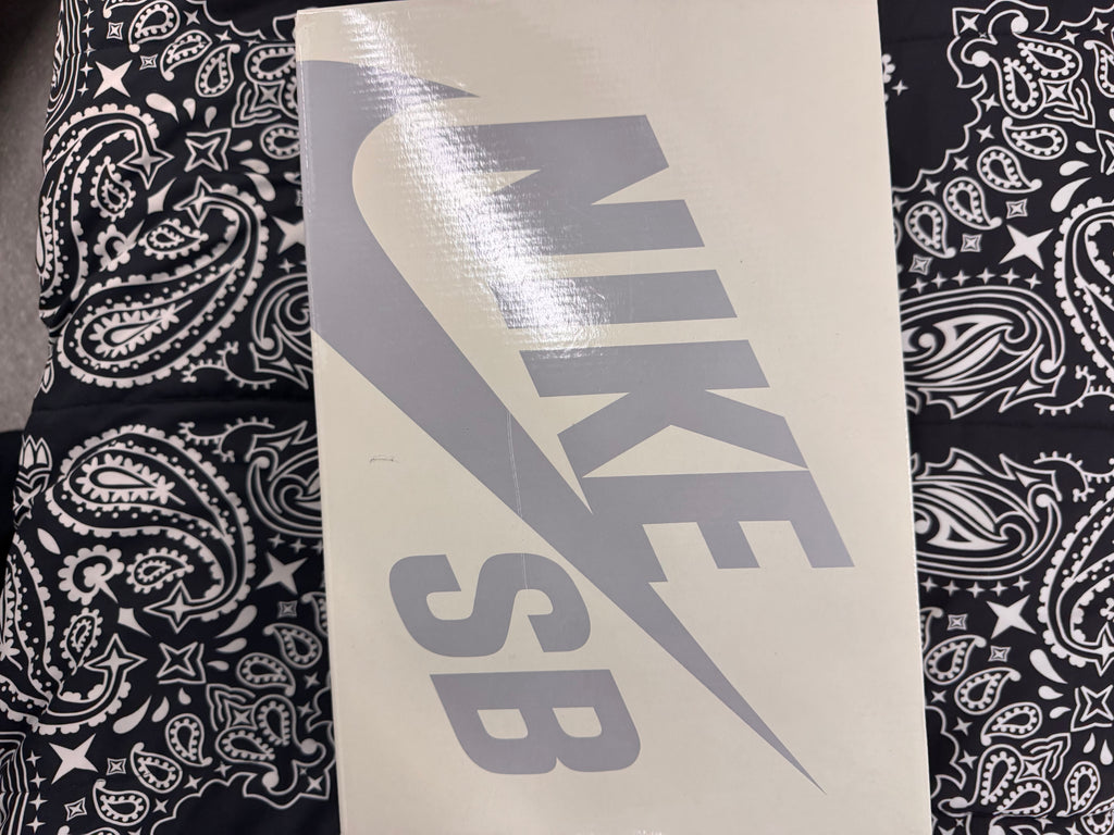 Supreme Nike SB Dunk Low Black Size 12 Deadstock