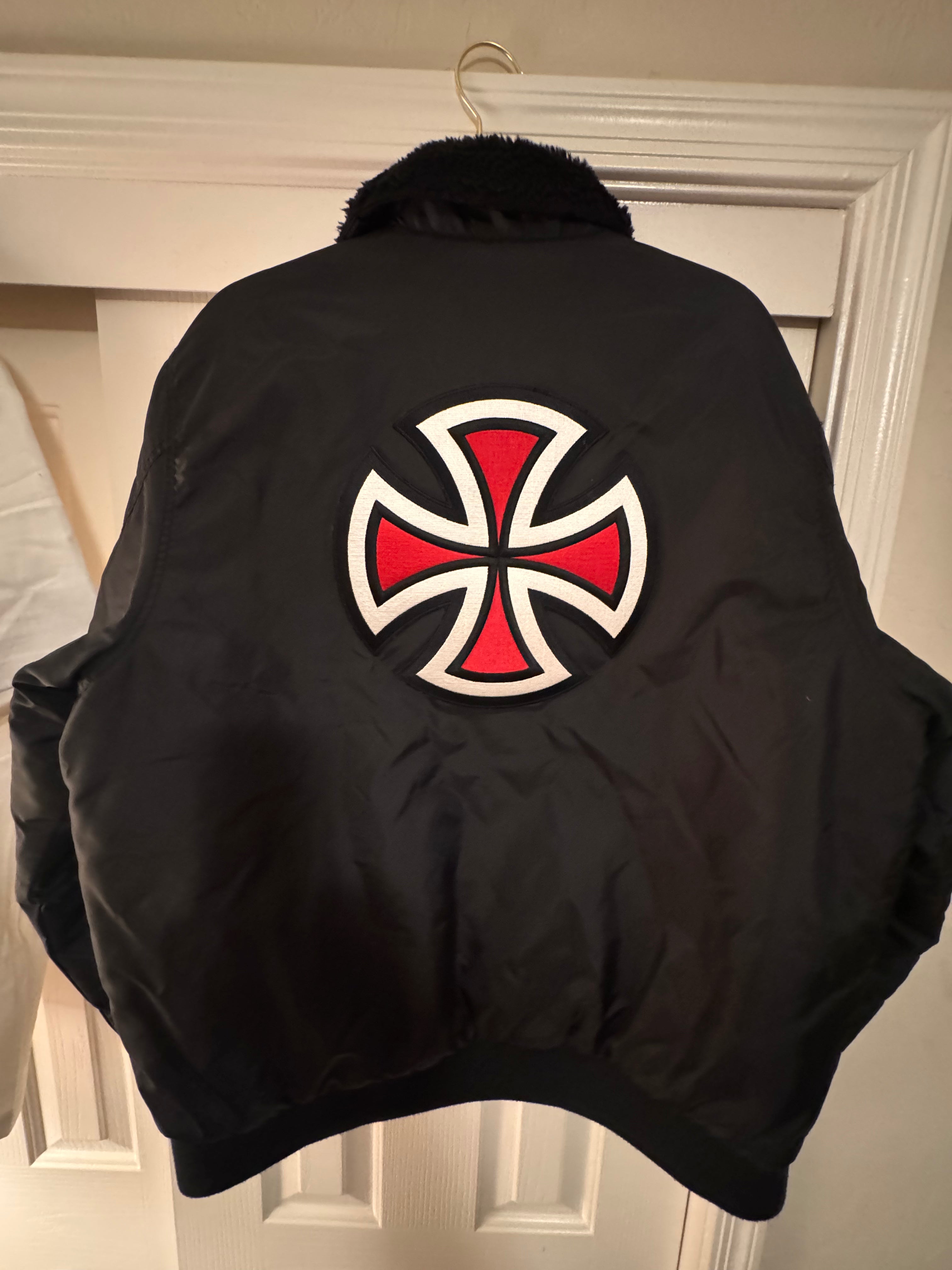 Supreme x Independent Fur Collar Bomber Jacket FW17